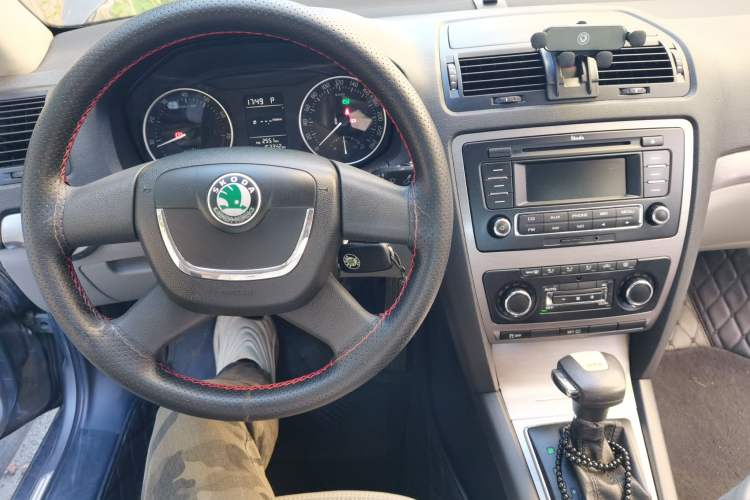 Used Skoda Octavia 2012 1.4TSI DSG Yijun Edition Audio And AC Panel