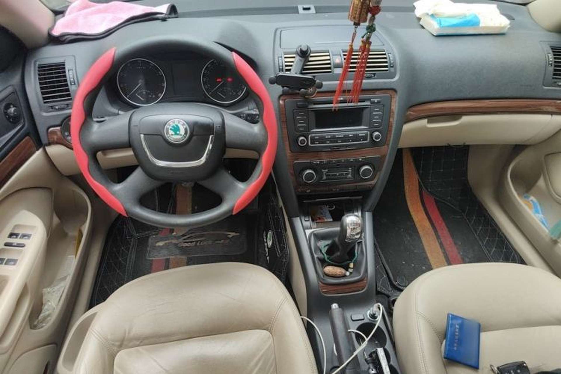 Used Skoda Octavia 2012 1.6L Manual Yijun Edition Center Console