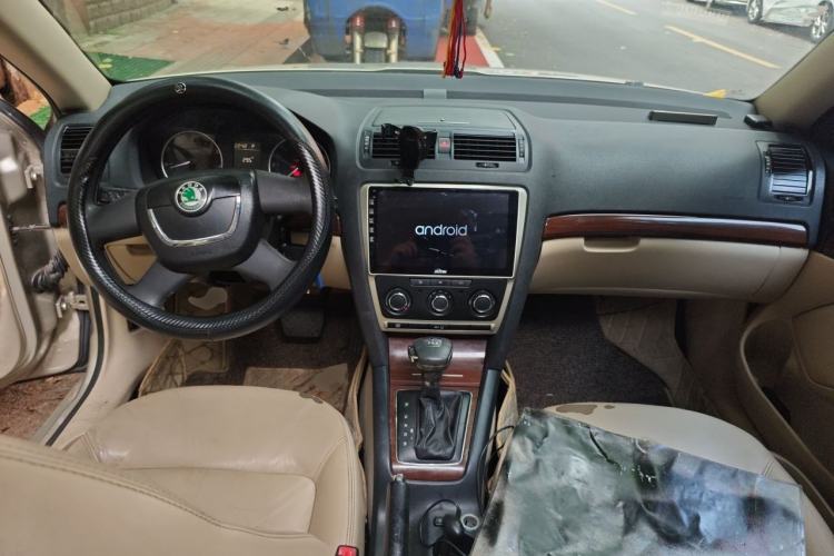 Used Skoda Octavia 2012 1.4TSI DSG Yijun Edition Center Console