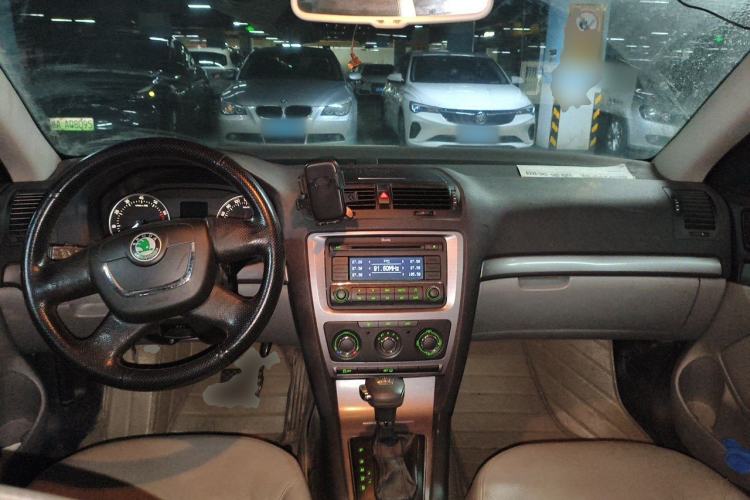 Used Skoda Octavia 2012 1.4TSI DSG Yijun Edition Center Console