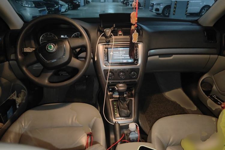 Used Skoda Octavia 2012 1.4TSI DSG Yijun Edition Center Console