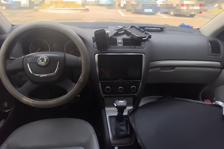 Used Skoda Octavia 2012 1.4TSI DSG Yijun Edition Center Console