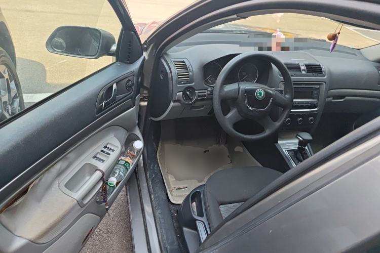 Used Skoda Octavia 2012 1.6L Automatic Yijie Edition Driver Seat