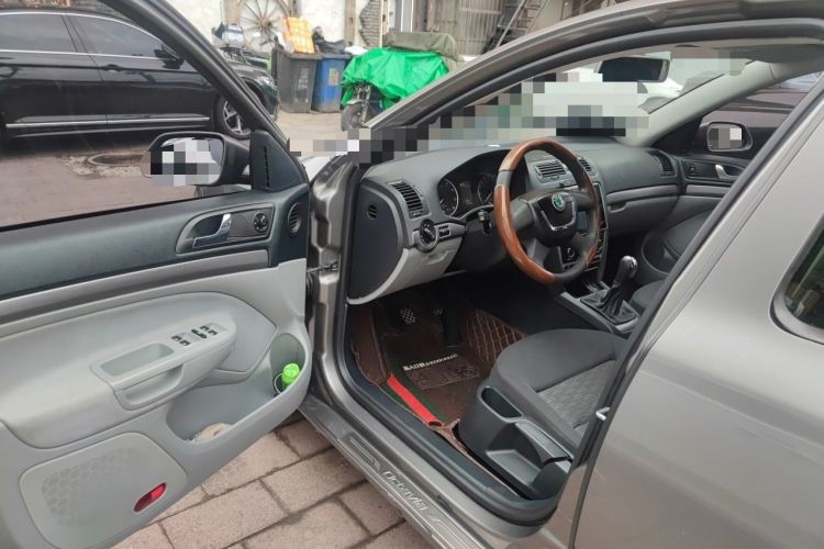 Used Skoda Octavia 2012 1.6L Manual Yijie Edition Driver Seat