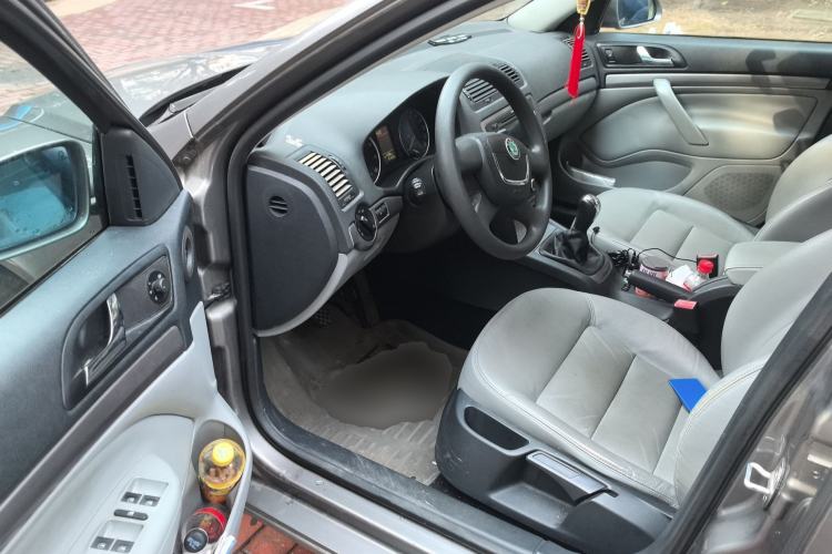 Used Skoda Octavia 2012 1.6L Manual Yijun Edition Driver Seat
