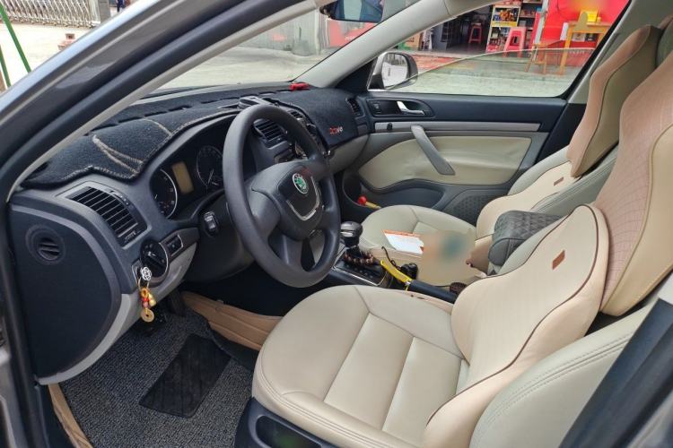 Used Skoda Octavia 2012 1.6L Automatic Yijie Edition Driver Seat
