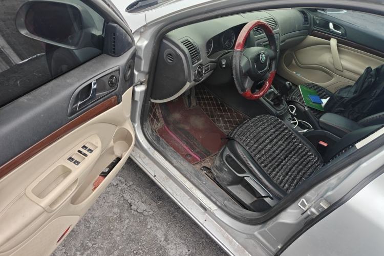 Used Skoda Octavia 2012 1.6L Manual Yijie Edition Driver Seat