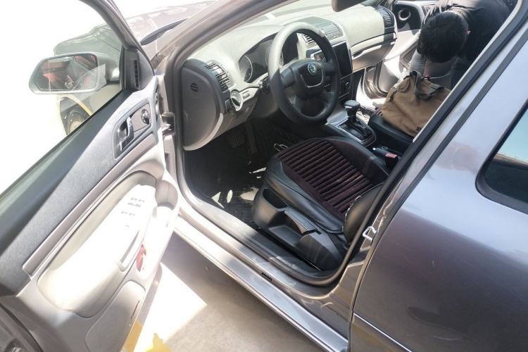 Used Skoda Octavia 2012 1.6L Automatic Yijie Edition Driver Seat