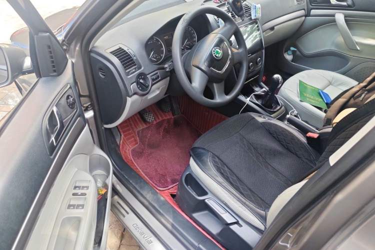 Used Skoda Octavia 2012 1.6L Manual Yijie Edition Driver Seat