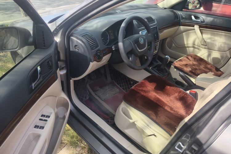Used Skoda Octavia 2012 1.6L Manual Yijun Edition Driver Seat
