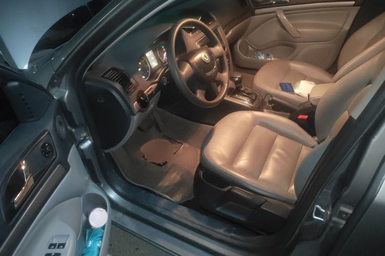 Used Skoda Octavia 2012 1.6L Automatic Yijie Edition Driver Seat