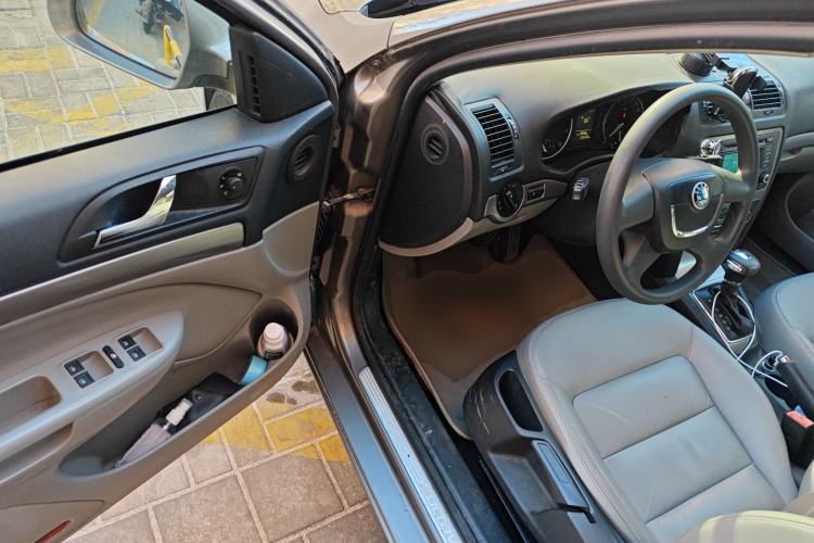 Used Skoda Octavia 2012 1.6L Automatic Yijun Edition Driver Seat