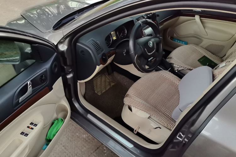 Used Skoda Octavia 2012 1.6L Automatic Yijie Edition Driver Seat
