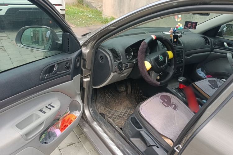 Used Skoda Octavia 2012 1.6L Automatic Yijie Edition Driver Seat