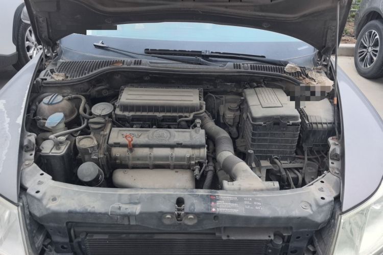 Used Skoda Octavia 2012 1.6L Automatic Yijun Edition Engine Bay