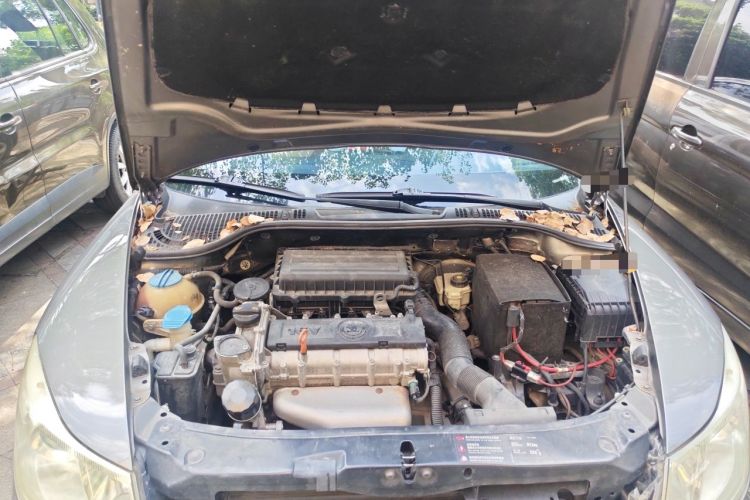 Used Skoda Octavia 2012 1.6L Manual Yijie Edition Engine Bay