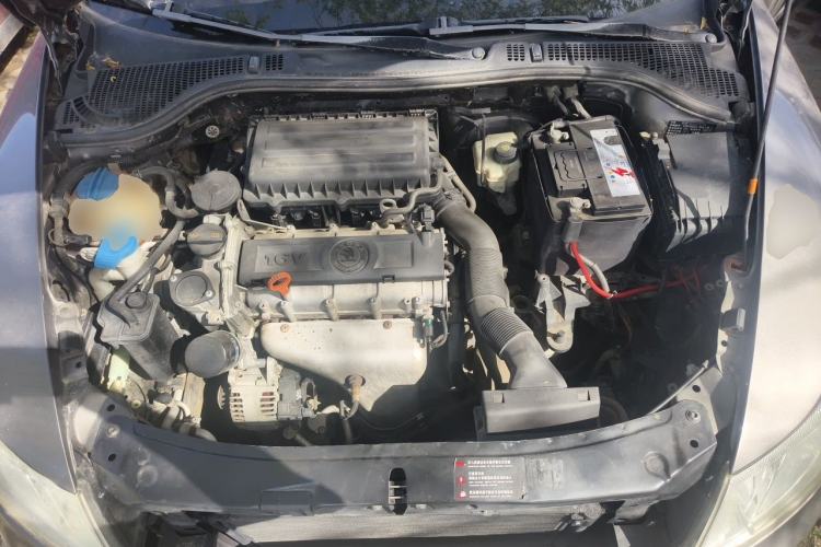 Used Skoda Octavia 2012 1.6L Manual Yijun Edition Engine Bay