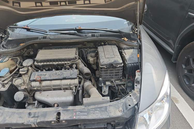 Used Skoda Octavia 2012 1.6L Automatic Yijie Edition Engine Bay Left