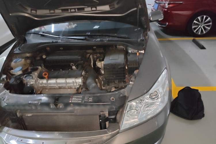 Used Skoda Octavia 2012 1.6L Automatic Yijie Edition Engine Bay Left