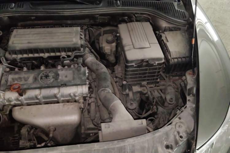 Used Skoda Octavia 2012 1.6L Automatic Yijun Edition Engine Bay Left