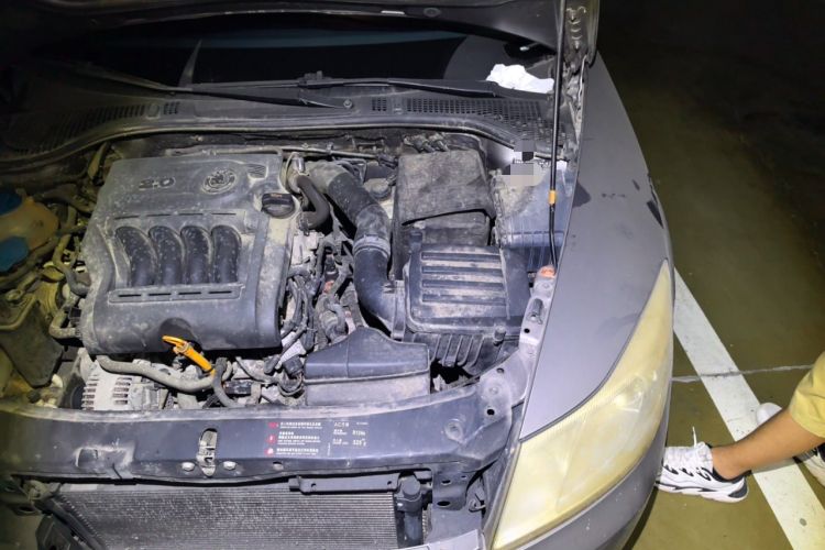 Used Skoda Octavia 2012 2.0L Manual Yijie Version Engine Bay Left