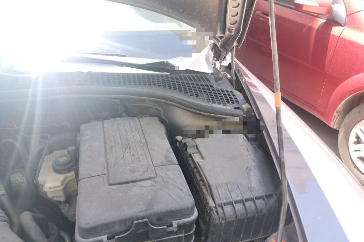 Used Skoda Octavia 2012 1.6L Automatic Yijie Edition Engine Bay Left