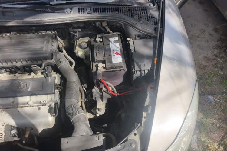 Used Skoda Octavia 2012 1.6L Manual Yijun Edition Engine Bay Left