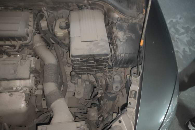 Used Skoda Octavia 2012 1.6L Automatic Yijie Edition Engine Bay Left