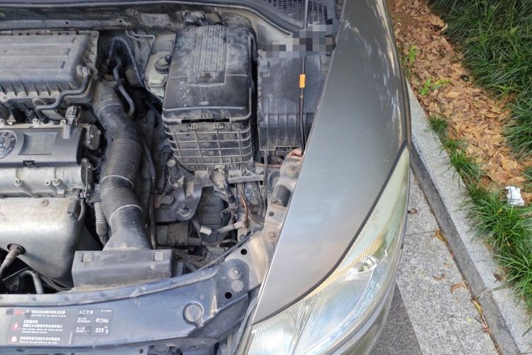 Used Skoda Octavia 2012 1.6L Automatic Yijie Edition Engine Bay Left