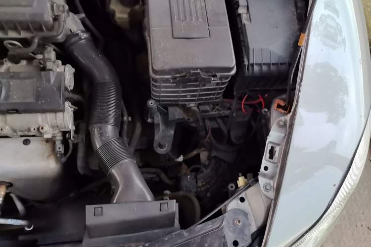 Used Skoda Octavia 2012 1.6L Automatic Yijie Edition Engine Bay Left
