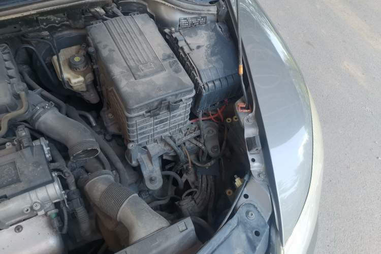 Used Skoda Octavia 2012 1.6L Automatic Yijie Edition Engine Bay Left