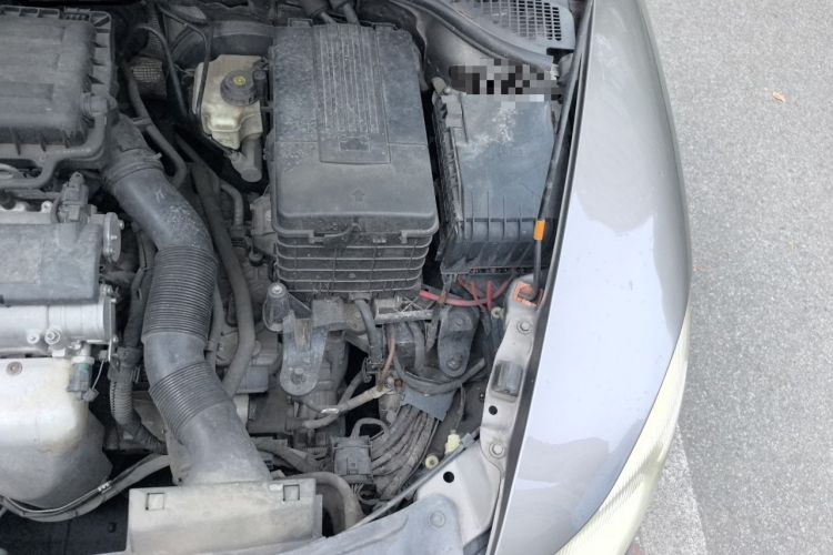 Used Skoda Octavia 2012 1.6L Automatic Yijun Edition Engine Bay Left