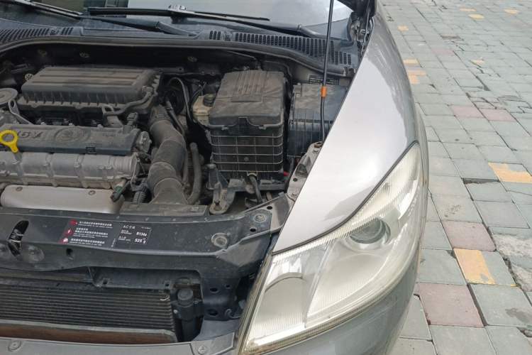 Used Skoda Octavia 2012 1.6L Automatic Yijie Edition Engine Bay Left