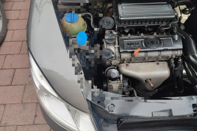 Used Skoda Octavia 2012 1.6L Manual Yijie Edition Engine Bay Right