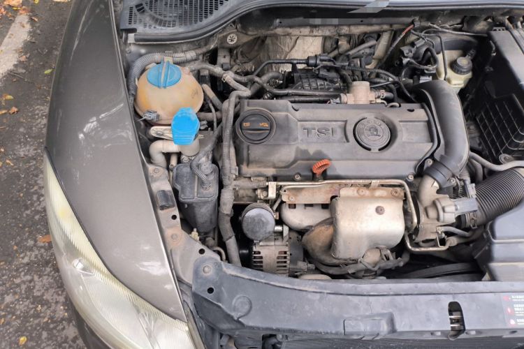 Used Skoda Octavia 2012 1.4TSI DSG Yijun Edition Engine Bay Right