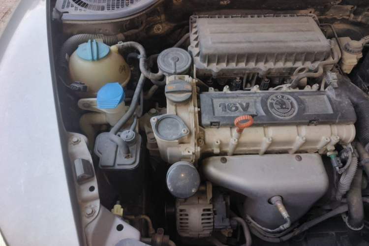 Used Skoda Octavia 2012 1.6L Manual Yijun Edition Engine Bay Right
