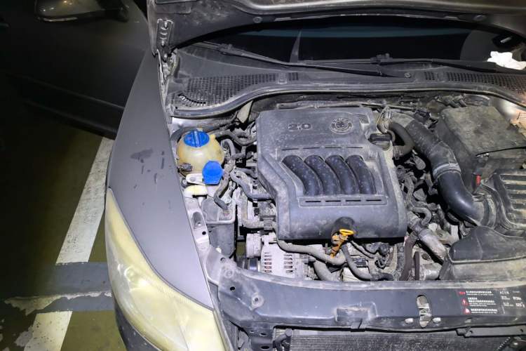 Used Skoda Octavia 2012 2.0L Manual Yijie Version Engine Bay Right