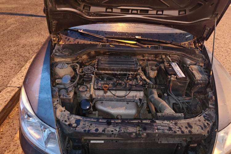 Used Skoda Octavia 2012 2.0L Manual Yijie Version Engine Bay Right