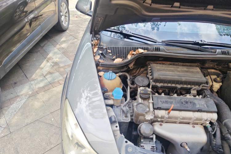 Used Skoda Octavia 2012 1.6L Manual Yijie Edition Engine Bay Right