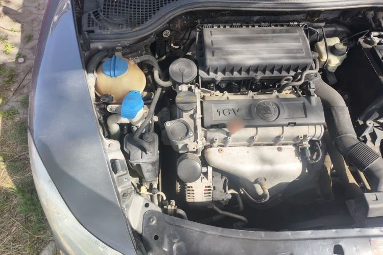Used Skoda Octavia 2012 1.6L Manual Yijun Edition Engine Bay Right
