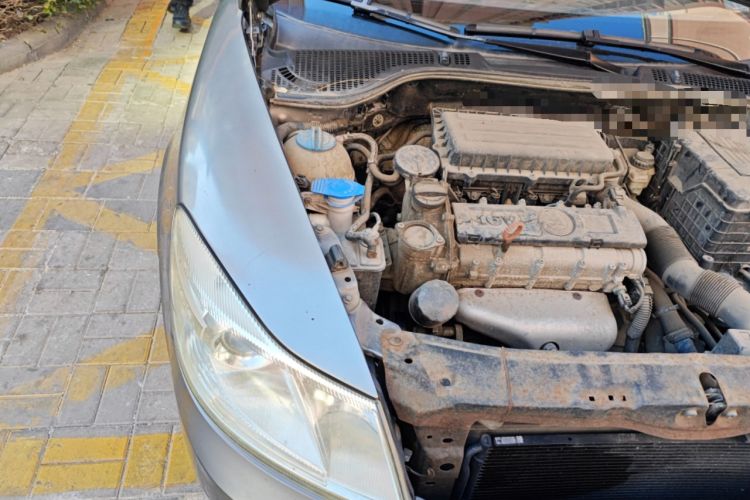 Used Skoda Octavia 2012 1.6L Automatic Yijun Edition Engine Bay Right