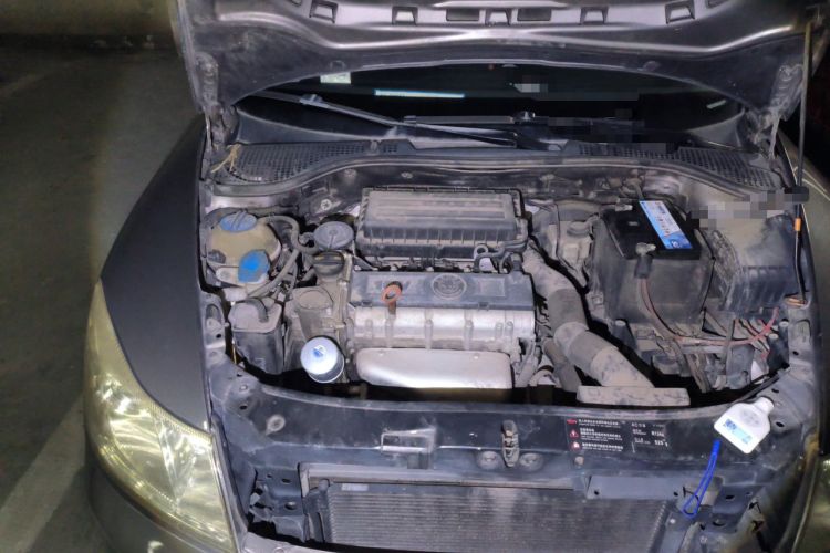 Used Skoda Octavia 2012 1.6L Manual Yijun Edition Engine Bay Right