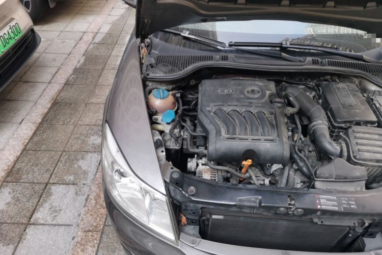 Used Skoda Octavia 2012 2.0L Automatic Yijie Version Engine Bay Right