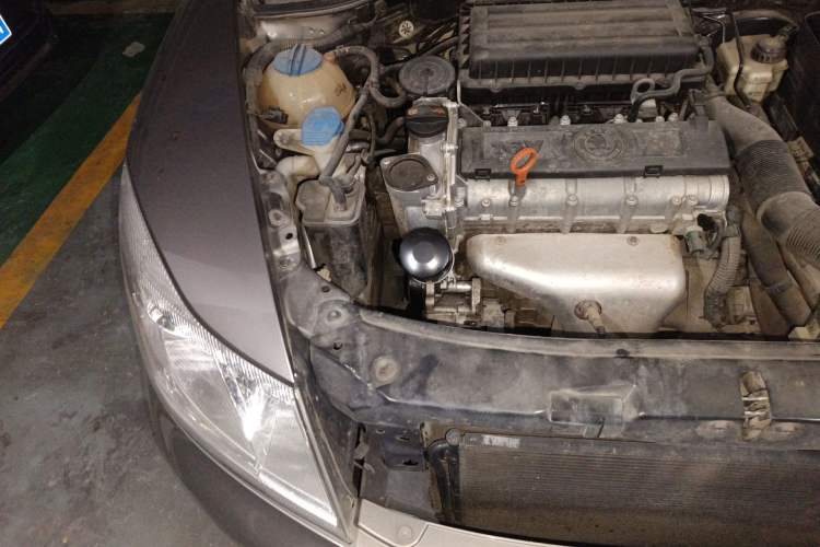 Used Skoda Octavia 2012 1.6L Manual Yijie Edition Engine Bay Right