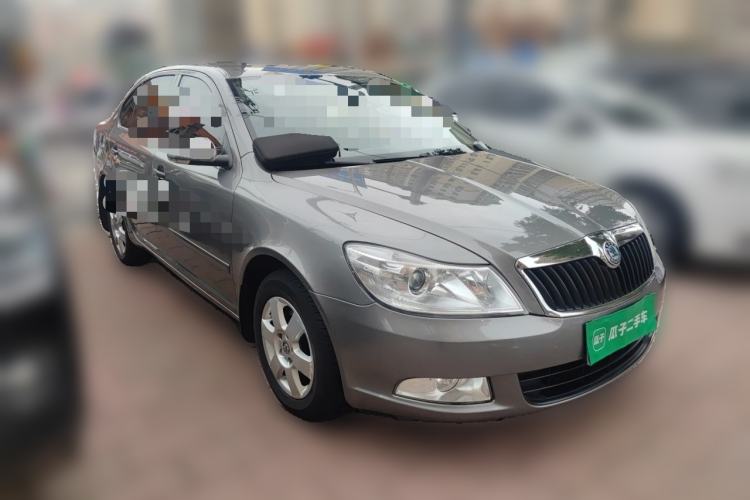 Used Skoda Octavia 2012 1.6L Manual Yijie Edition Front Right 45 Deg