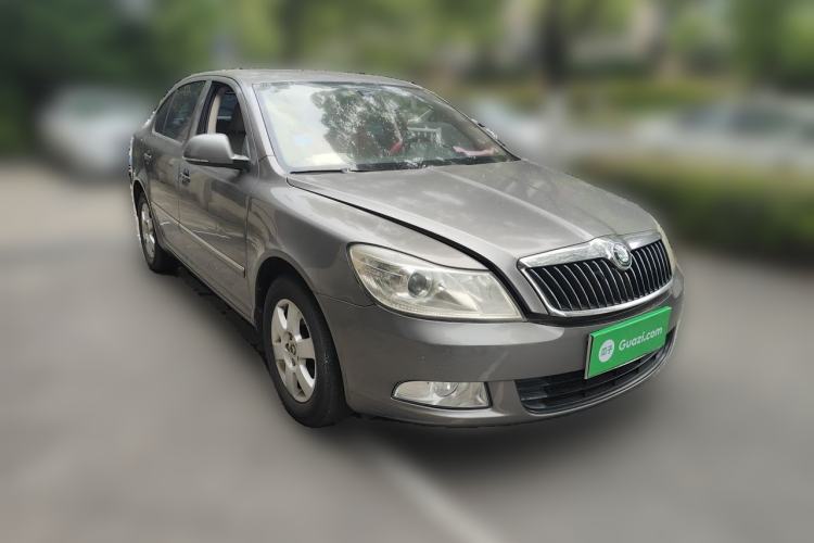 Used Skoda Octavia 2012 1.6L Manual Yijun Edition Front Right 45 Deg