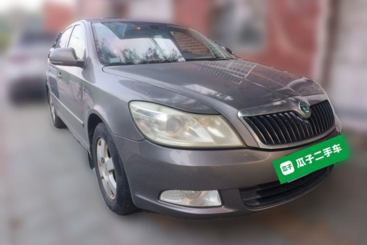 Used Skoda Octavia 2012 1.6L Manual Yijun Edition Front Right 45 Deg