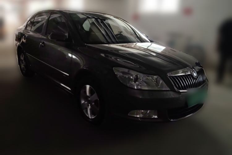 Used Skoda Octavia 2012 1.6L Automatic Yijun Edition Front Right 45 Deg