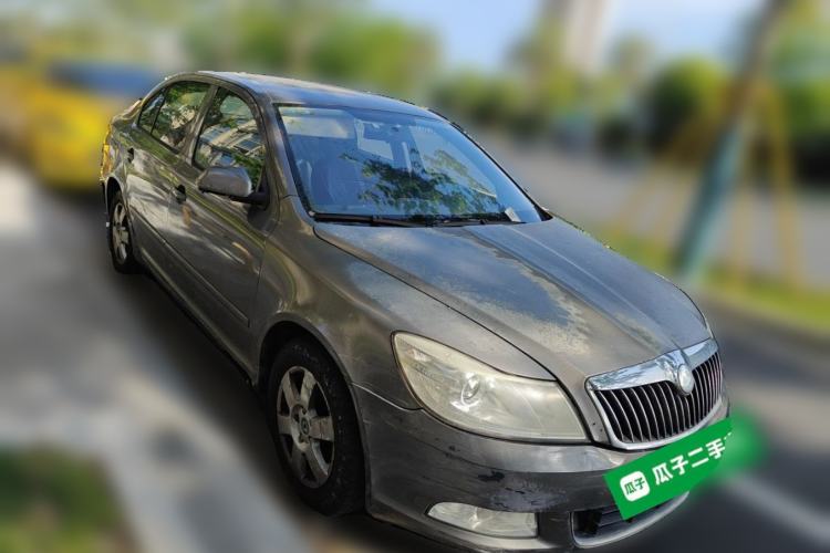 Used Skoda Octavia 2012 1.6L Manual Yijie Edition Front Right 45 Deg