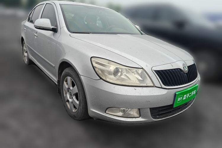 Used Skoda Octavia 2012 1.6L Manual Yijie Edition Front Right 45 Deg